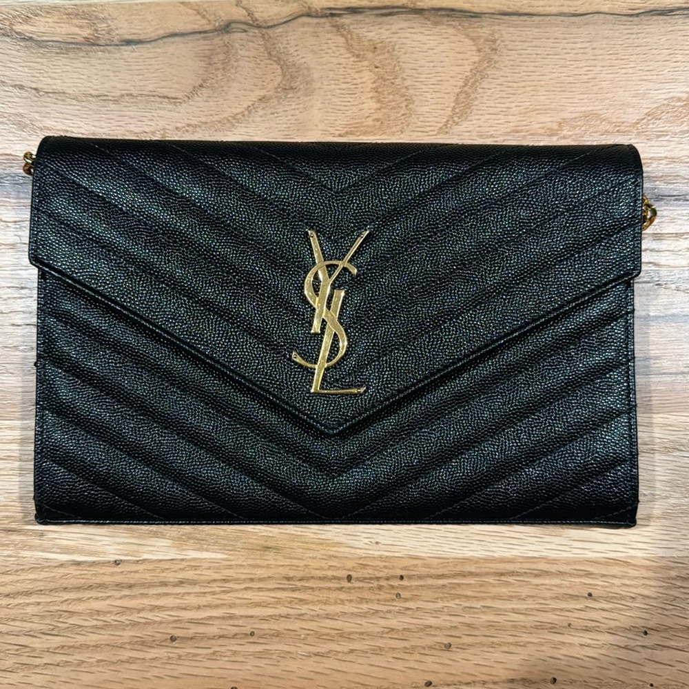 Authentic SAINT LAURENT
Cassandre matelassé textured-leather shoulder bag